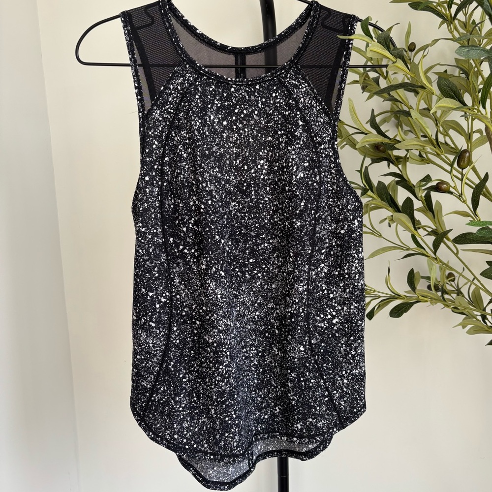 • [Lululemon] Keyhole Tank •